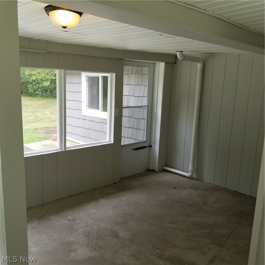 17586 Normandy Road Lake Milton, OH 44429 - Photo 4 of 28