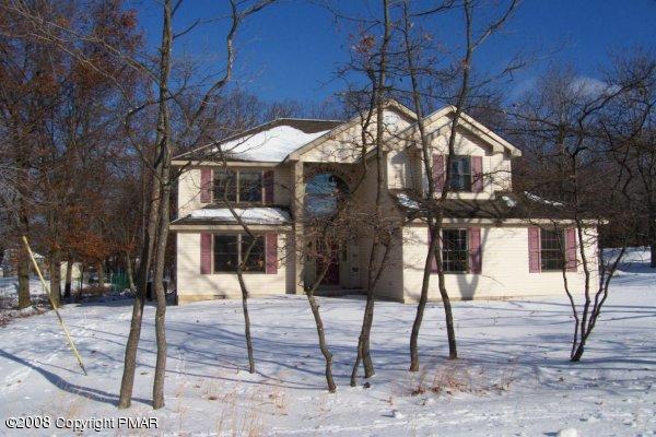 115 Simmons Place Bushkill, PA 18324 - Photo 1 of 1 Main Photo