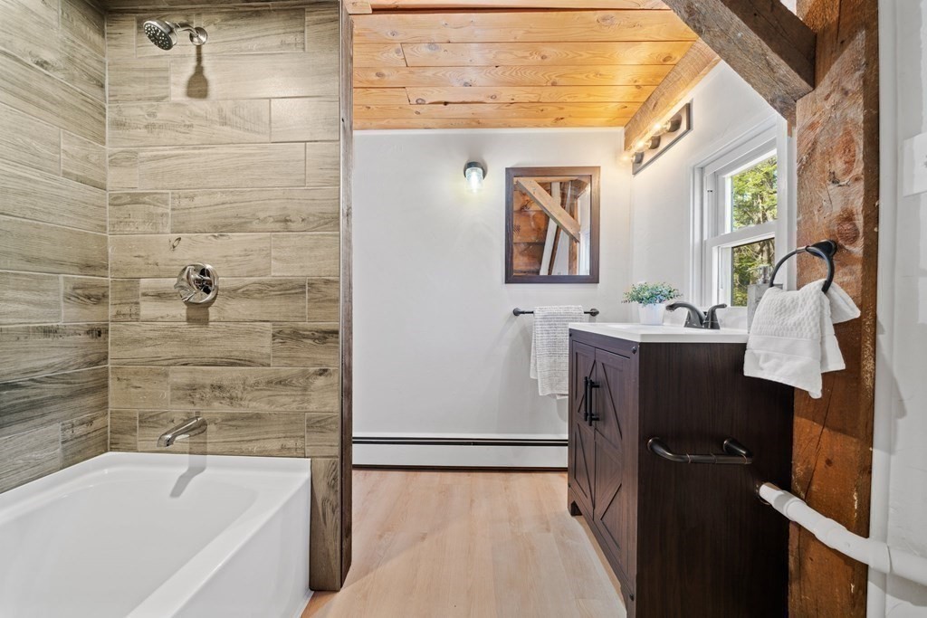 102 New Templeton Road Hubbardston, MA 01452 - Photo 5 of 36 Gallery Image 5