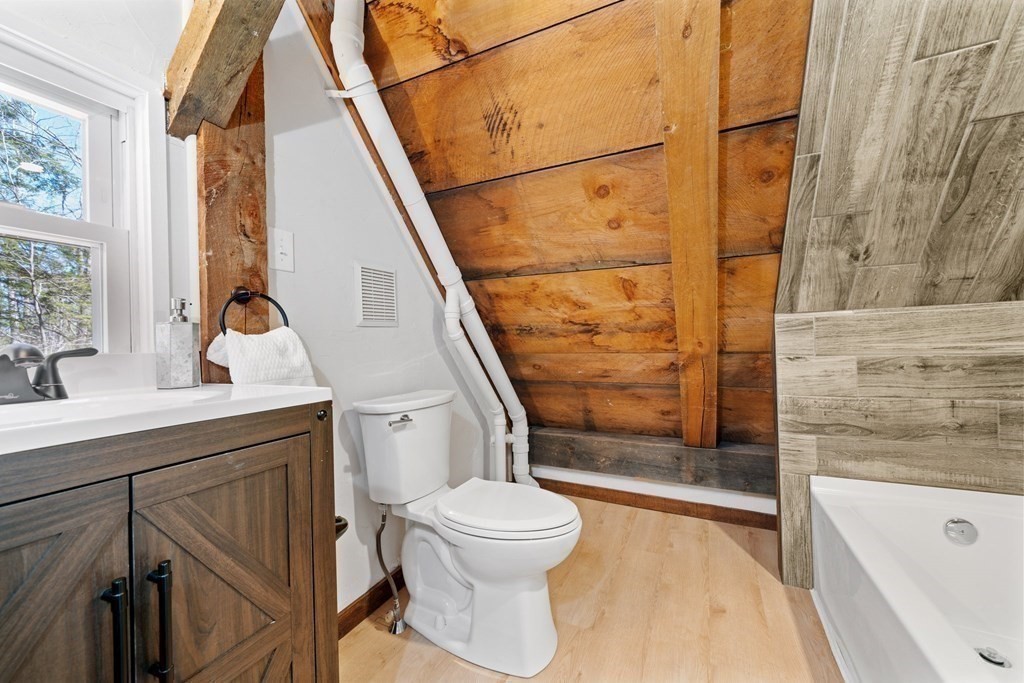 102 New Templeton Road Hubbardston, MA 01452 - Photo 6 of 36 Gallery Image 6