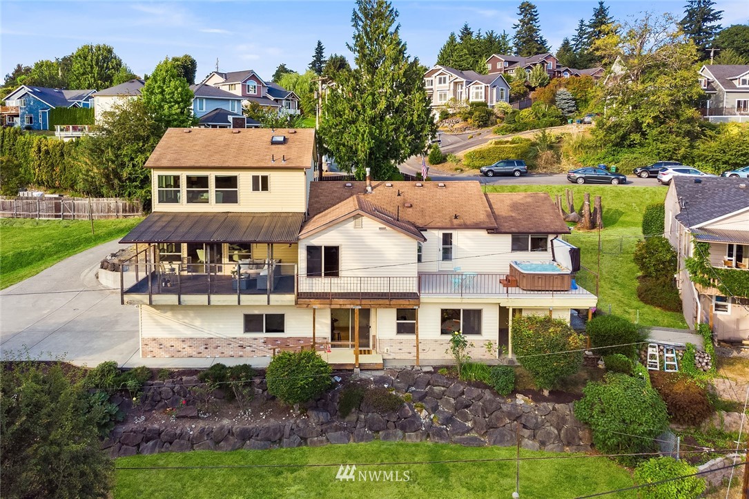 573 Bronson Place Northeast Renton, WA 98056 - Photo 26 of 32 an aerial view of a house with a garden