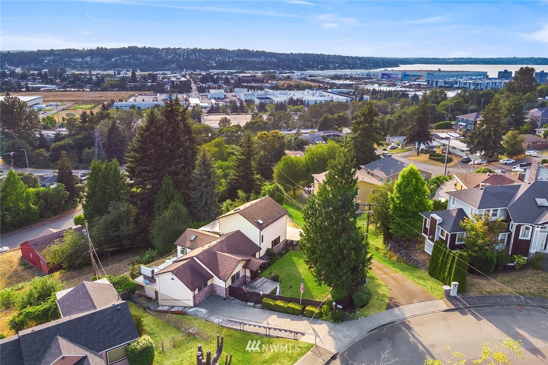 573 Bronson Place Northeast Renton, WA 98056 - Photo 32 of 32 an aerial view of multiple house