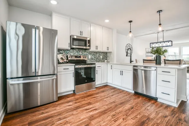 $269,000 | 2604 Golden Valley Road, Minneapolis, MN 55411