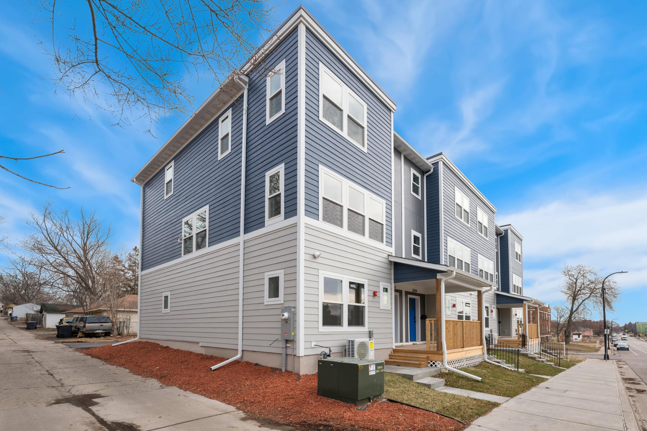 2604 Golden Valley Road Minneapolis, MN 55411 - Photo 31 of 33