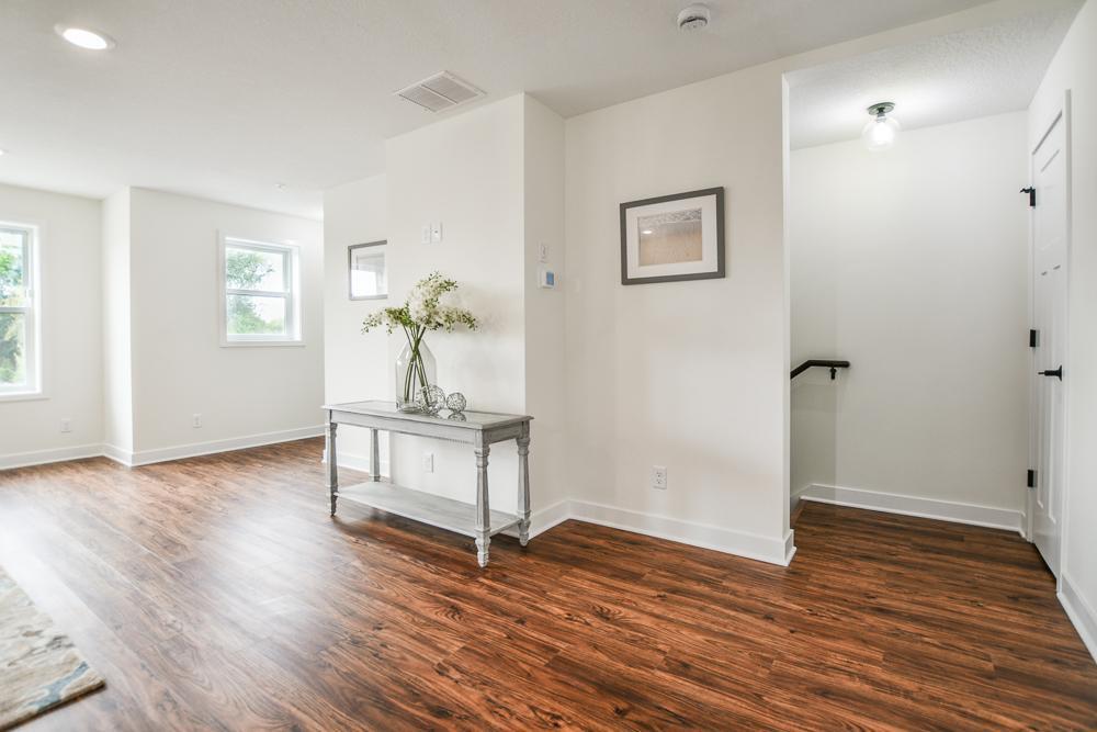 2604 Golden Valley Road Minneapolis, MN 55411 - Photo 8 of 33