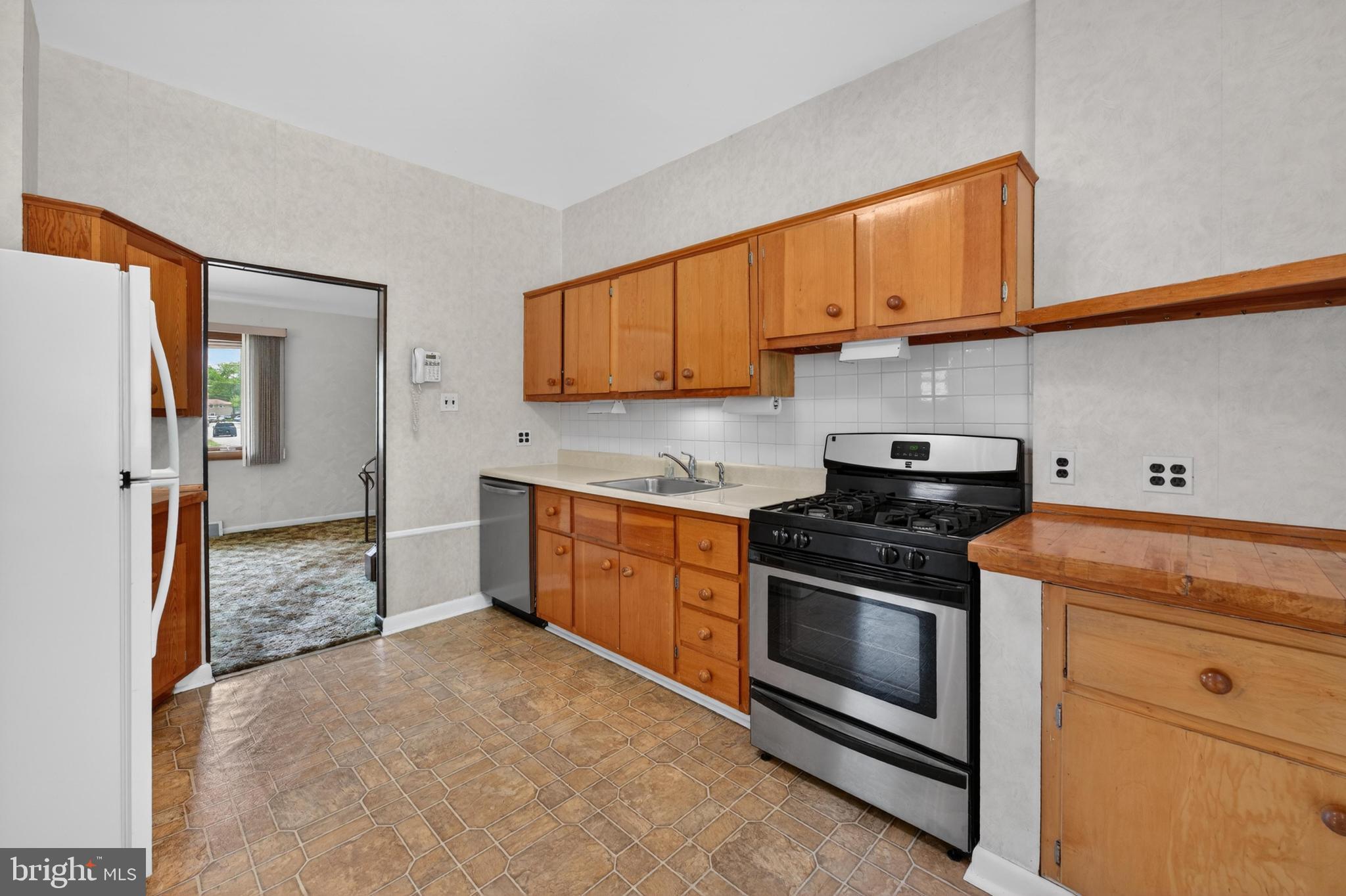 804 Johns Road Cherry Hill, NJ 08034 - Photo 10 of 24