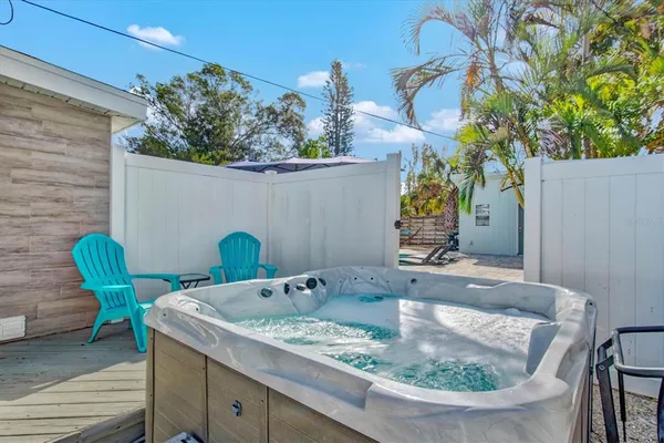 $2,000 | 2084 Grove Street, Unit B, Sarasota, FL 34239