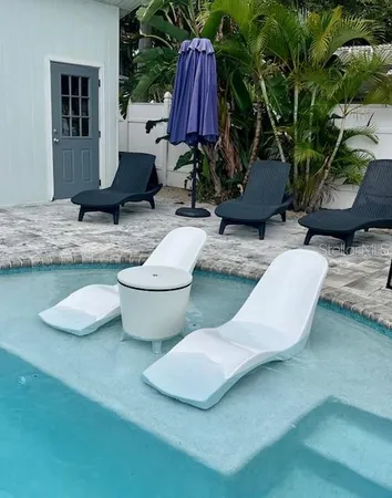 $2,000 | 2084 Grove Street, Unit B, Sarasota, FL 34239