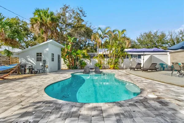 $2,000 | 2084 Grove Street, Unit B, Sarasota, FL 34239