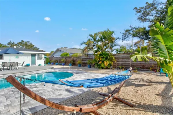 $2,000 | 2084 Grove Street, Unit B, Sarasota, FL 34239