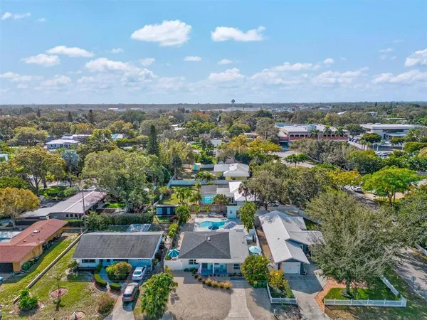 $2,000 | 2084 Grove Street, Unit B, Sarasota, FL 34239