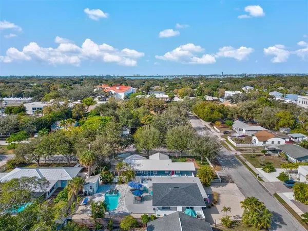 $2,000 | 2084 Grove Street, Unit B, Sarasota, FL 34239