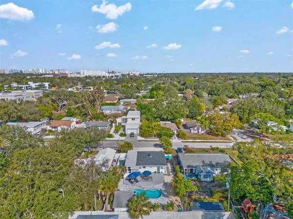 $2,000 | 2084 Grove Street, Unit B, Sarasota, FL 34239