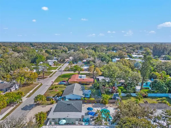 $2,000 | 2084 Grove Street, Unit B, Sarasota, FL 34239