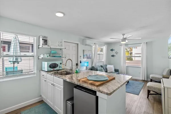 $2,000 | 2084 Grove Street, Unit B, Sarasota, FL 34239