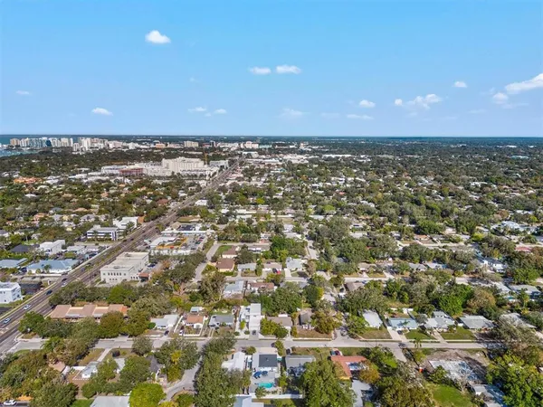 $2,000 | 2084 Grove Street, Unit B, Sarasota, FL 34239