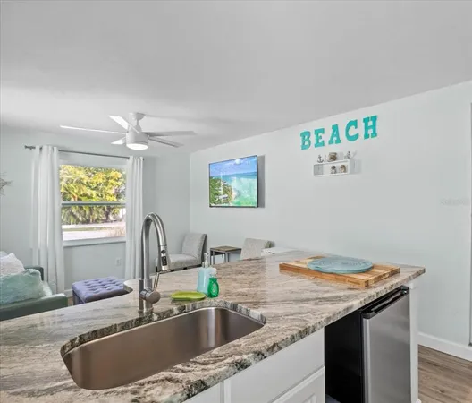 $2,000 | 2084 Grove Street, Unit B, Sarasota, FL 34239