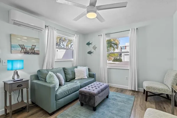 $2,000 | 2084 Grove Street, Unit B, Sarasota, FL 34239