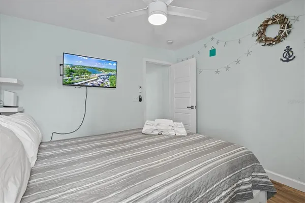 $2,000 | 2084 Grove Street, Unit B, Sarasota, FL 34239