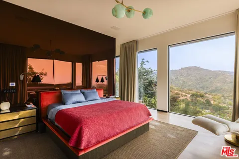 $5,995,000 | 3306 Deronda Drive, Los Angeles, CA 90068