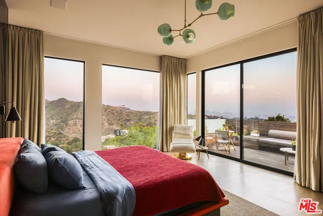 $5,995,000 | 3306 Deronda Drive, Los Angeles, CA 90068