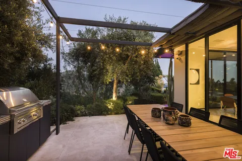 $5,995,000 | 3306 Deronda Drive, Los Angeles, CA 90068