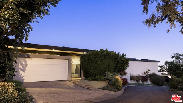 $5,995,000 | 3306 Deronda Drive, Los Angeles, CA 90068