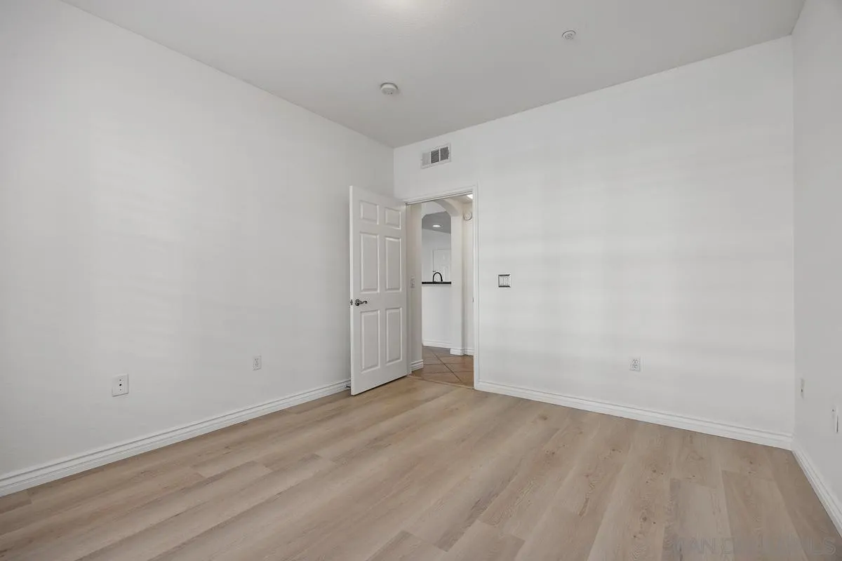 9263 Regents Road, Unit B108 La Jolla, CA 92037 - Photo 22 of 48