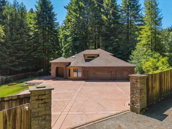 $887,000 | 132 Pepperwood Lane, Arcata, CA 95521
