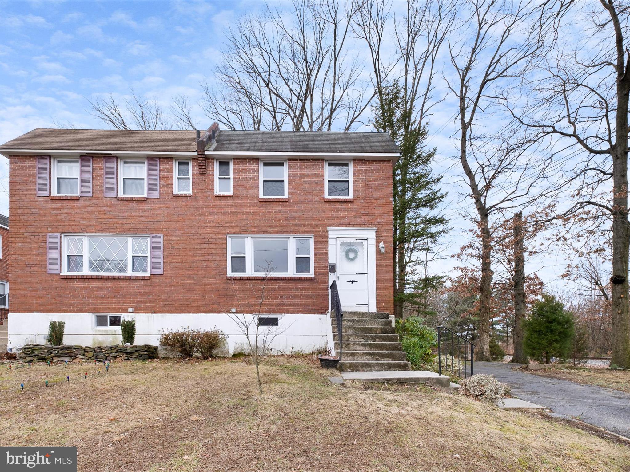 714 Dean Street Ridley Park, PA 19078 - Photo 3 of 20 714 Dean st. with private parking