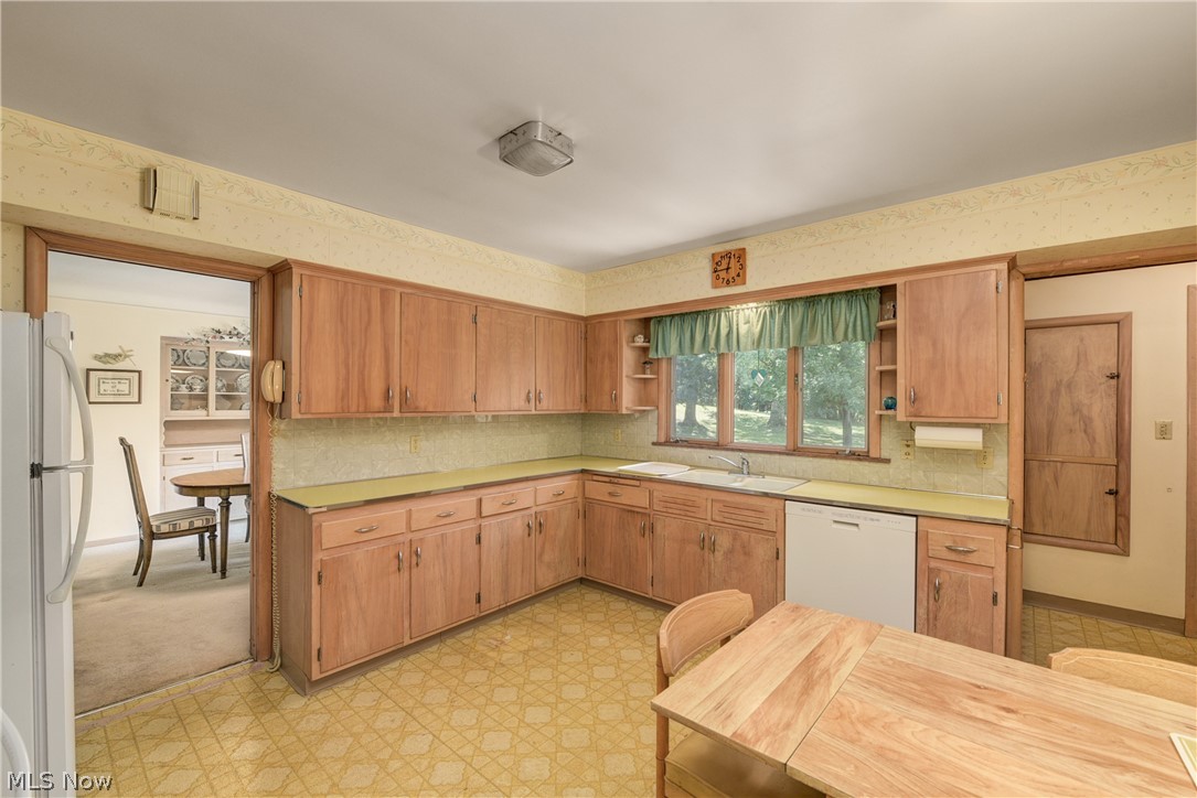 9617 West Pleasant Valley Road Parma, OH 44130 - Photo 7 of 28 Gallery Image 7