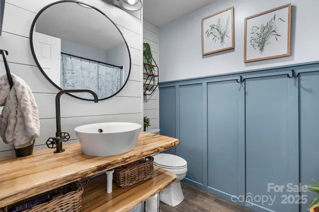 $545,000 | 1801 Twin Ponds Drive, Hickory, NC 28602