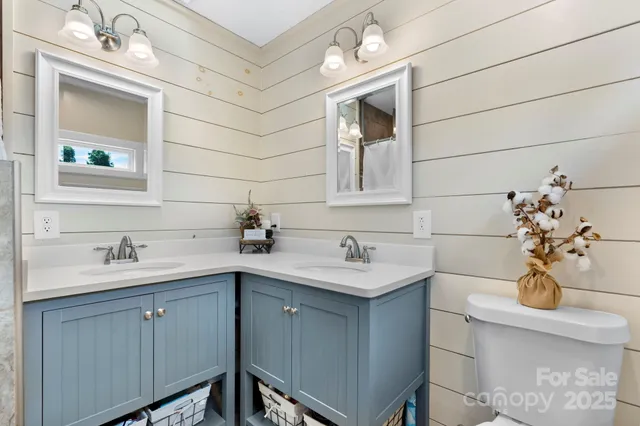 $545,000 | 1801 Twin Ponds Drive, Hickory, NC 28602