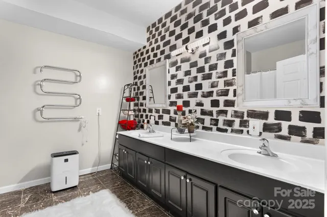 $545,000 | 1801 Twin Ponds Drive, Hickory, NC 28602