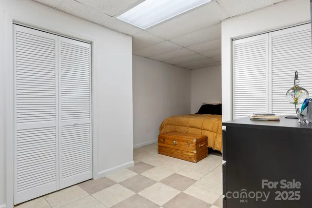 $545,000 | 1801 Twin Ponds Drive, Hickory, NC 28602