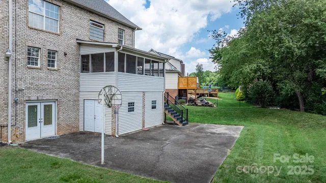 $545,000 | 1801 Twin Ponds Drive, Hickory, NC 28602