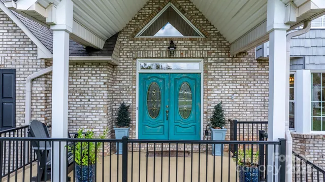 $545,000 | 1801 Twin Ponds Drive, Hickory, NC 28602