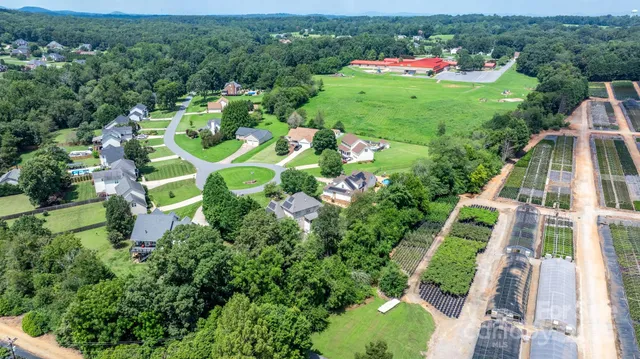 $545,000 | 1801 Twin Ponds Drive, Hickory, NC 28602