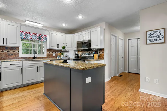 $545,000 | 1801 Twin Ponds Drive, Hickory, NC 28602