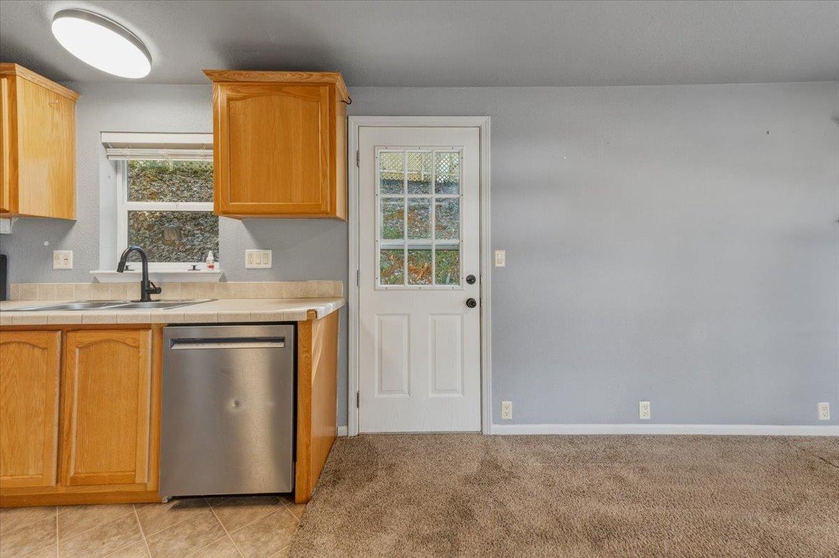 13976 Golden Star Road Grass Valley, CA 95949 - Photo 6 of 25