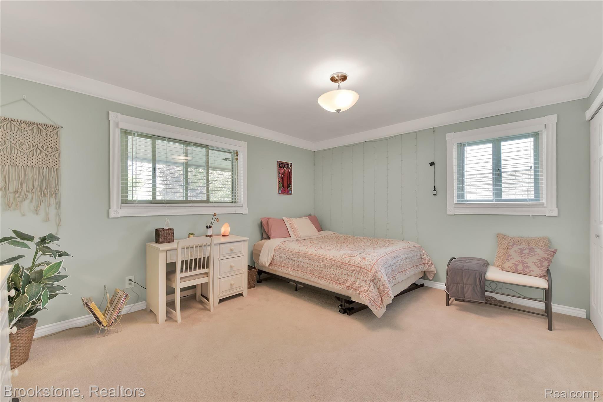 16441 Riverside Drive Livonia, MI 48154 - Photo 11 of 22 16441 Riverside - HD Drone Photography-17.jpg