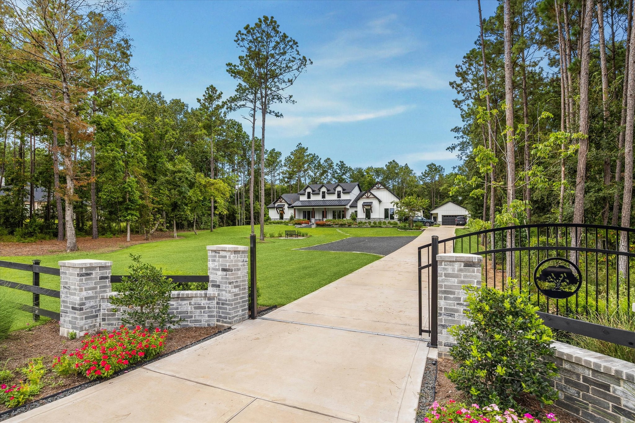 11567 Inspiration Drive Willis, TX 77378 - Photo 3 of 5 a view of a garden with plants