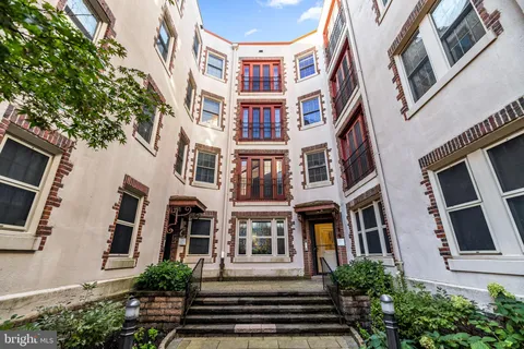 $2,250 | 4300 Spruce Street, Unit C306, Philadelphia, PA 19104