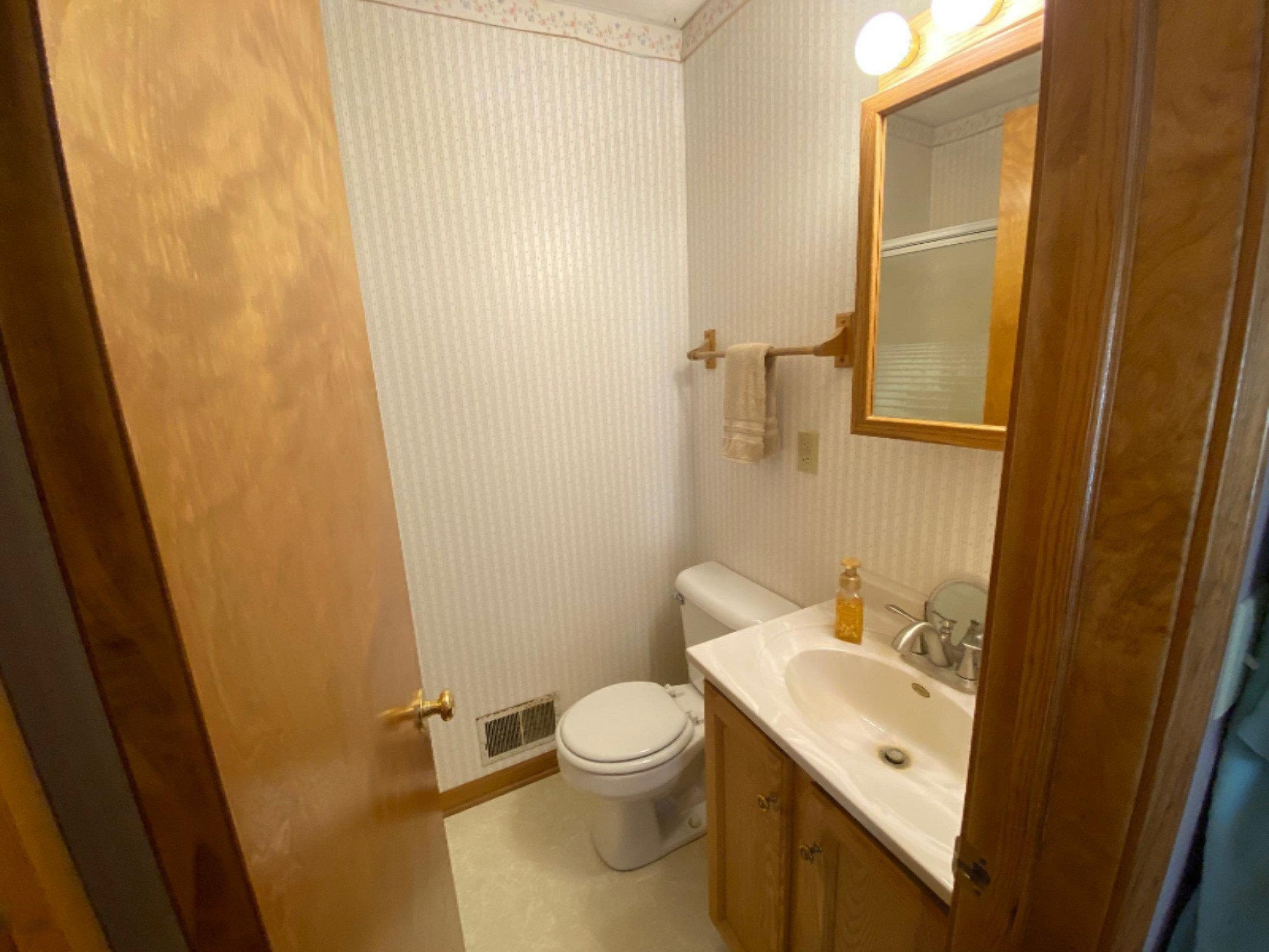 8086 Calvin Road Battle Creek, MI 49017 - Photo 11 of 27 Master Bathroom