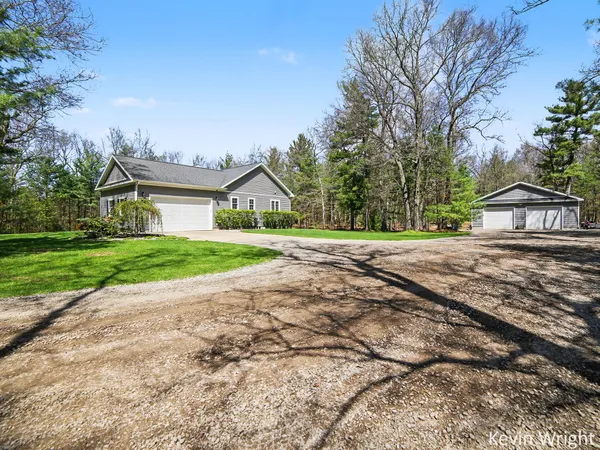 $624,900 | 1492 Crystal Lake Road, Whitehall, MI 49461