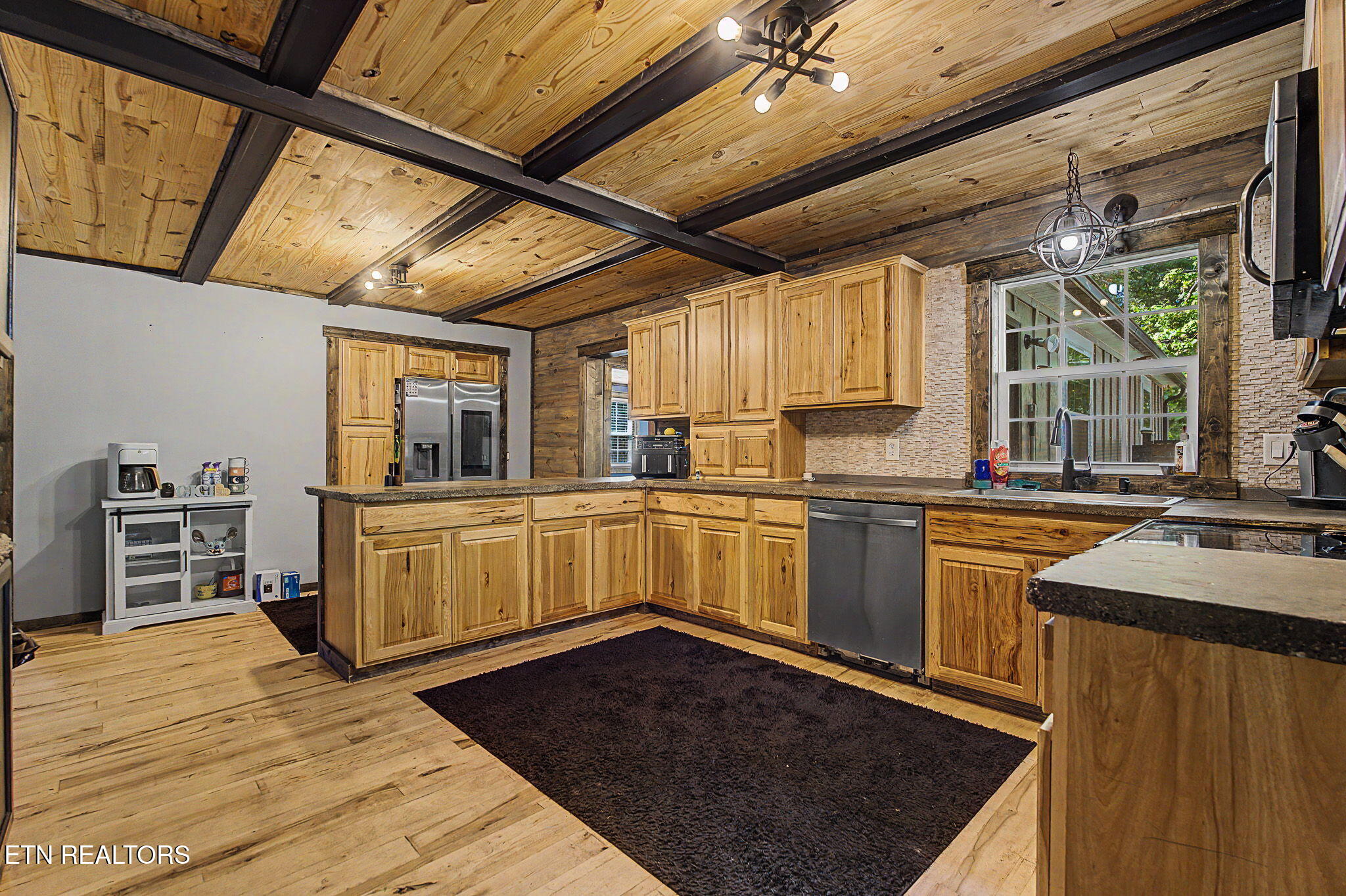 26-web-or-mls-381-fox-cemetery-rd