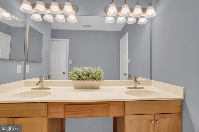 $639,500 | 6117 Rosedale Drive, Hyattsville, MD 20782