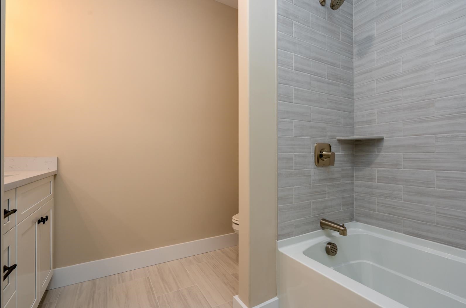 26 Thompson Road, Unit 22 North Hampton, NH 03862 - Photo 15 of 24