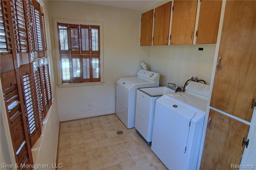 150 Lewiston Road Grosse Pointe, MI 48236 - Photo 14 of 37 Laundry_Room.jpg