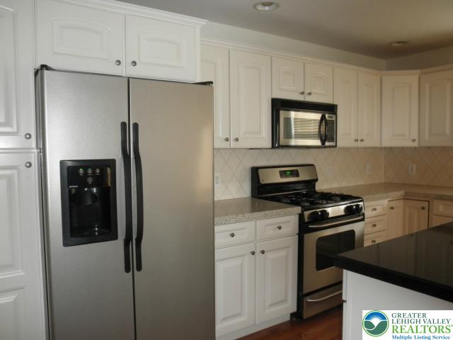 4160 Ross Road Bethlehem, PA 18020 - Photo 12 of 24